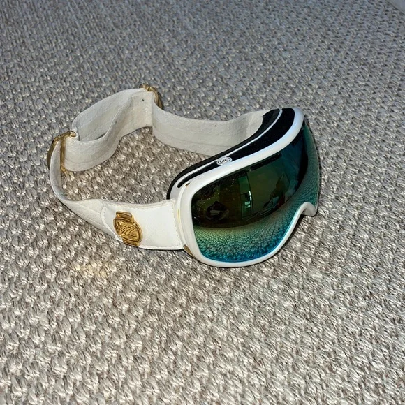 Womens Chakra Ski Goggles Hana Beaman in VonZipper Chakra Snow Goggles main image 3